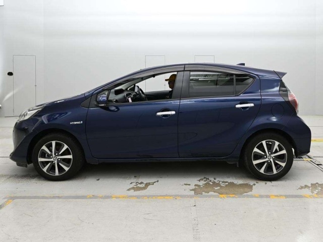 Toyota AQUA 2019 7381533-4
