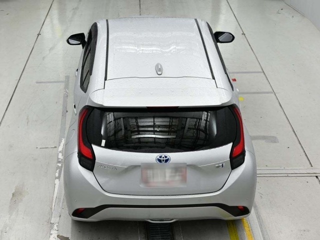 Toyota AQUA 2023 7381538-8