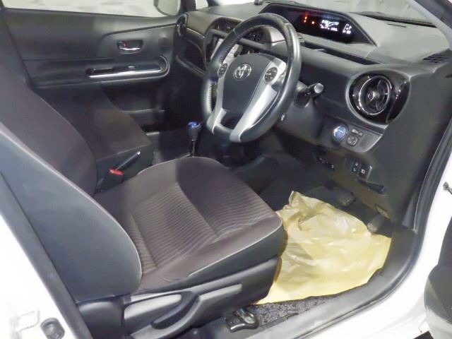 Toyota AQUA 2016 7381551-3