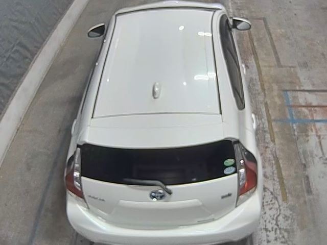 Toyota AQUA 2016 7381551-6