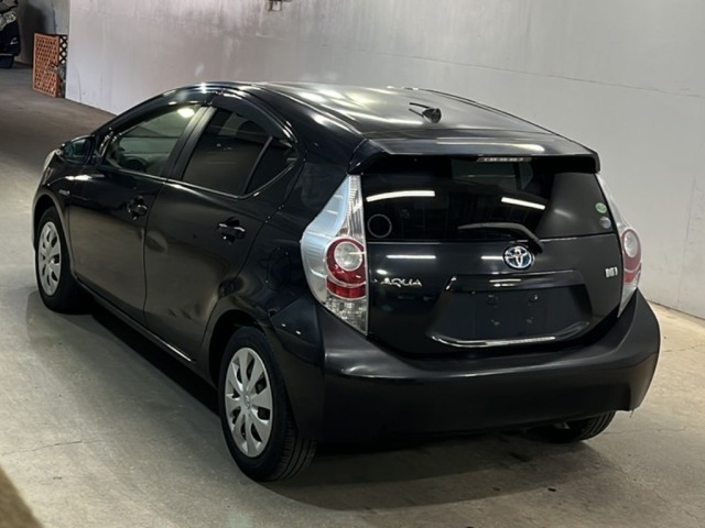 Toyota AQUA 2014 7381630-1