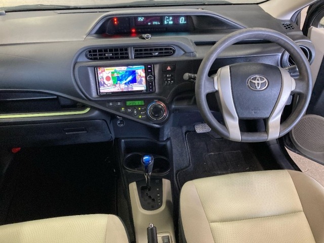 Toyota AQUA 2014 7381630-3