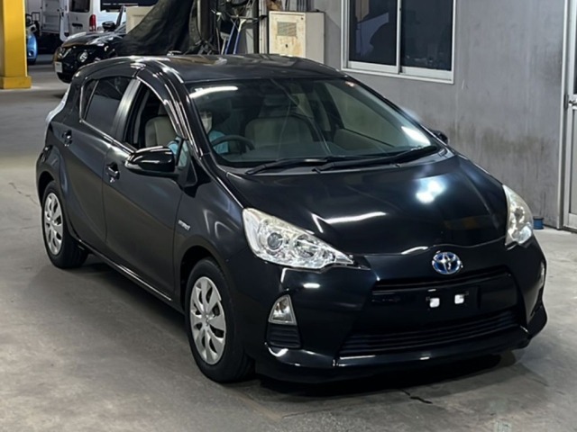 Toyota AQUA 2014 7381630-4