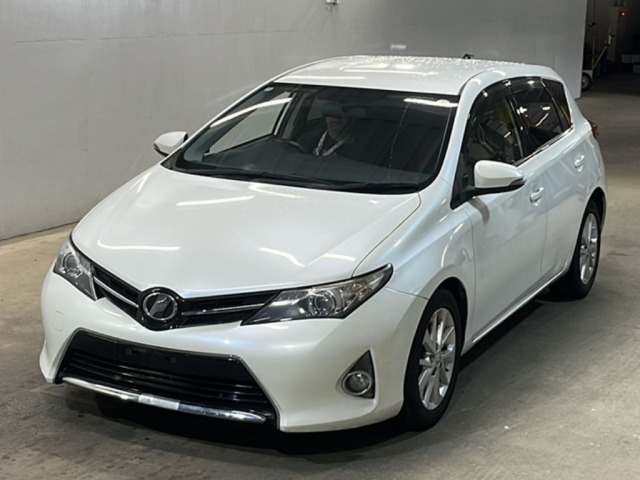 Toyota AURIS 2014 7384944-0