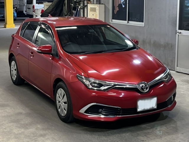 Toyota AURIS 2016 7384947-4