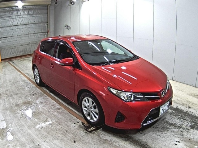 Toyota AURIS 2015 7384968-0