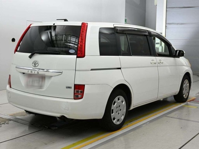 Toyota ISIS 2010 7383261-1