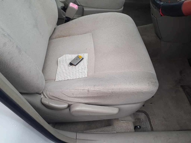 Toyota ISIS 2010 7383261-10