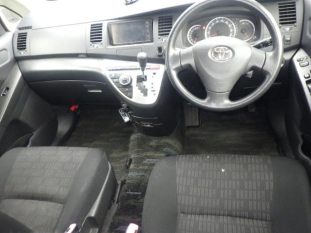 Toyota ISIS 2012 7383281-3