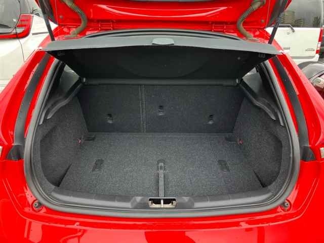 Volvo V40 2019 7377898-10