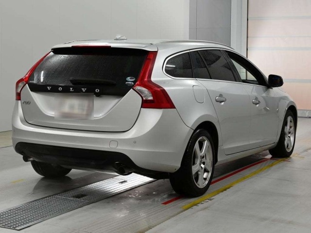 Volvo V60 2011 7383933-1