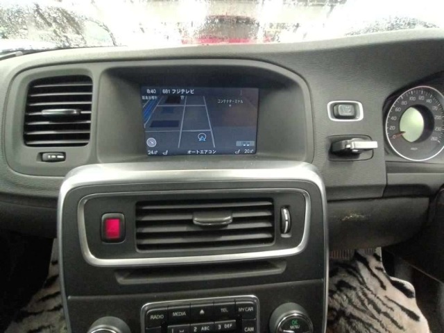 Volvo V60 2011 7383933-11