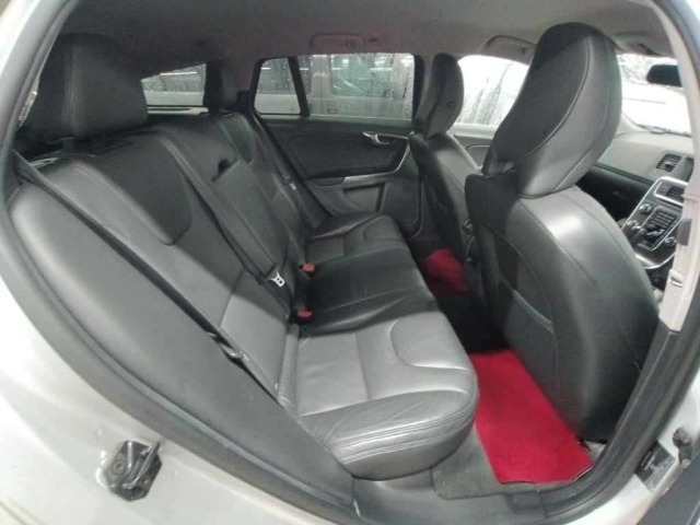 Volvo V60 2011 7383933-12