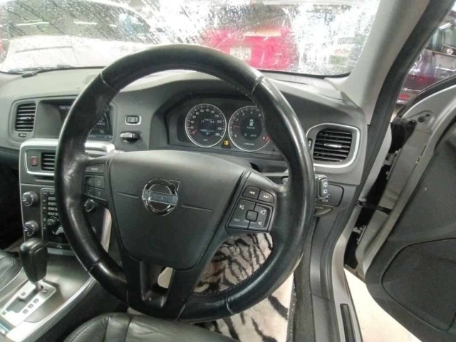 Volvo V60 2011 7383933-9