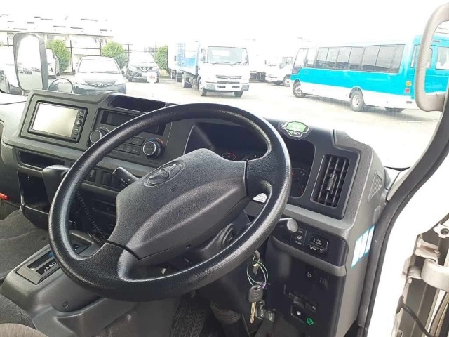 Toyota COASTER 2017 7417803-8