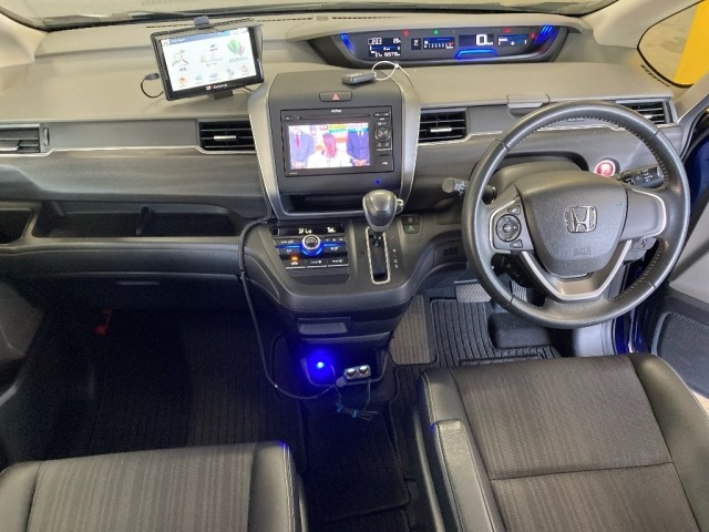 Honda FREED 2017 7420300-3