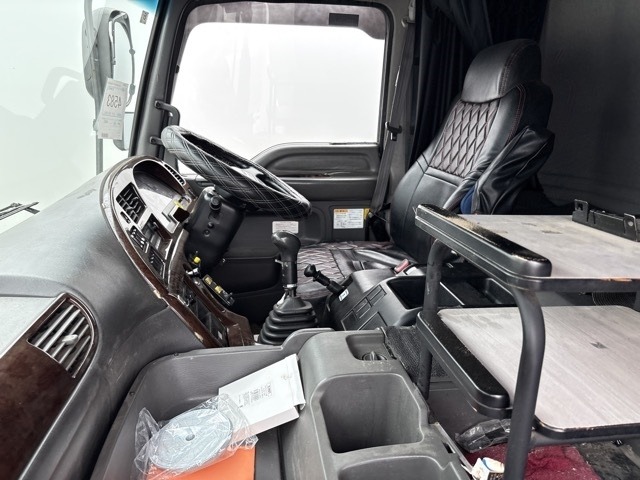 Isuzu GIGA 2016 7419690-5