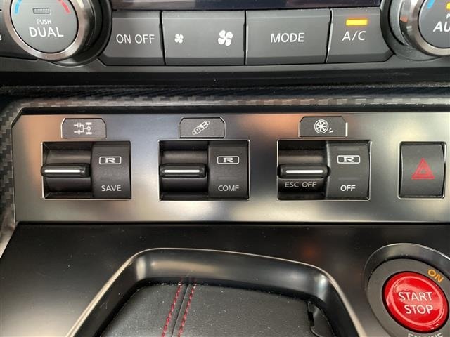 Nissan GT-R 2016 7389422-11