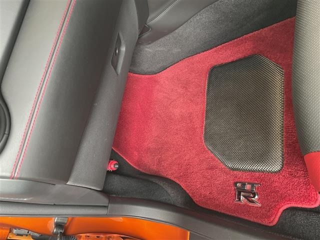 Nissan GT-R 2016 7389422-18