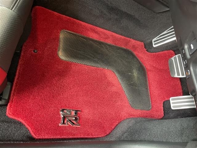 Nissan GT-R 2016 7389422-19