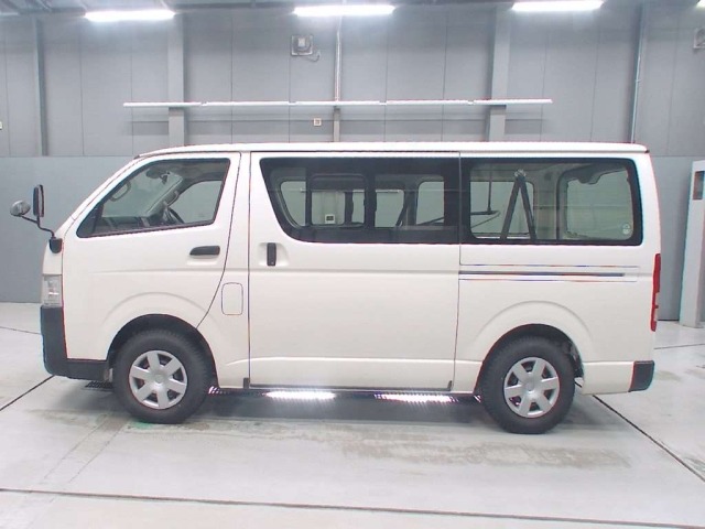 Toyota HIACE VAN 2019 7387676-4