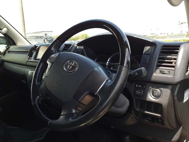 Toyota HIACE VAN 2017 7387722-9