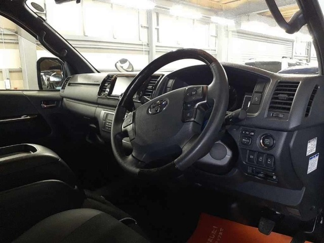 Toyota HIACE VAN 2025 7387723-9