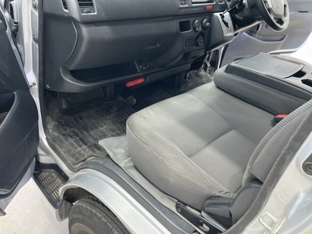 Toyota HIACE VAN 2020 7387739-9