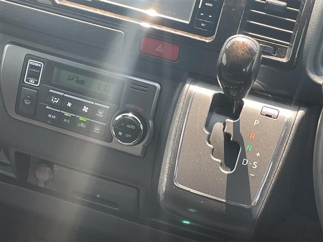 Toyota HIACE VAN 2023 7388090-1
