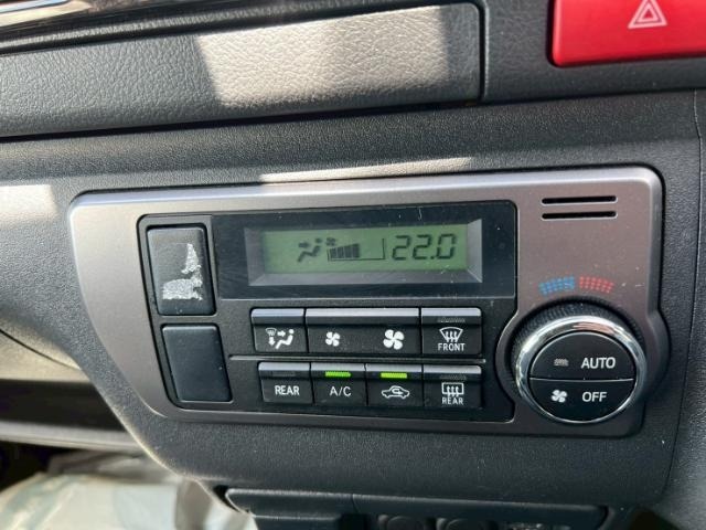 Toyota HIACE VAN 2022 7388098-18