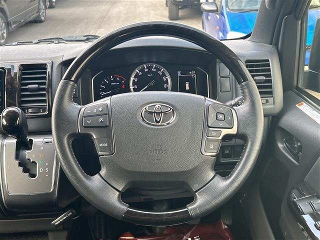 Toyota HIACE VAN 2022 7388099-16