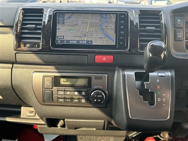 Toyota HIACE VAN 2022 7388099-3