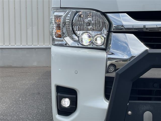 Toyota HIACE VAN 2023 7388108-11