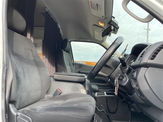 Toyota HIACE VAN 2022 7388121-3