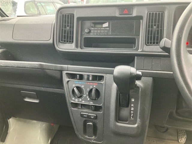 Daihatsu HIJET VAN 2018 7421003-4