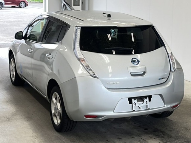 Nissan LEAF 2012 7389871-5