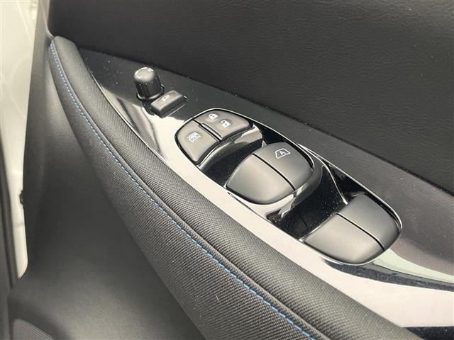 Nissan LEAF 2021 7390185-11
