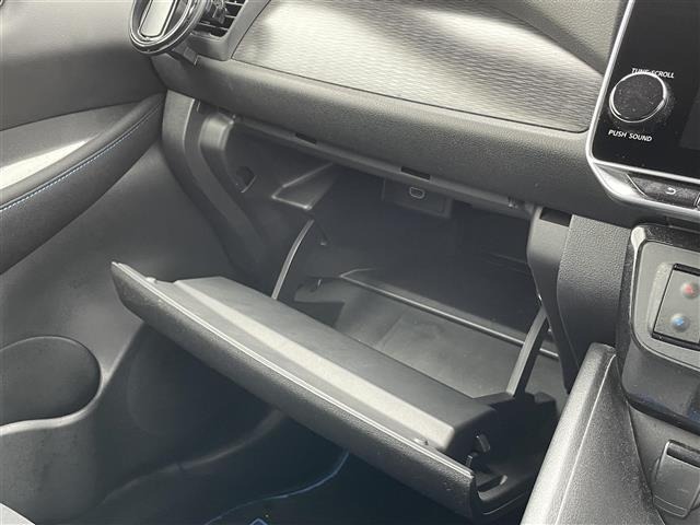 Nissan LEAF 2021 7390205-9