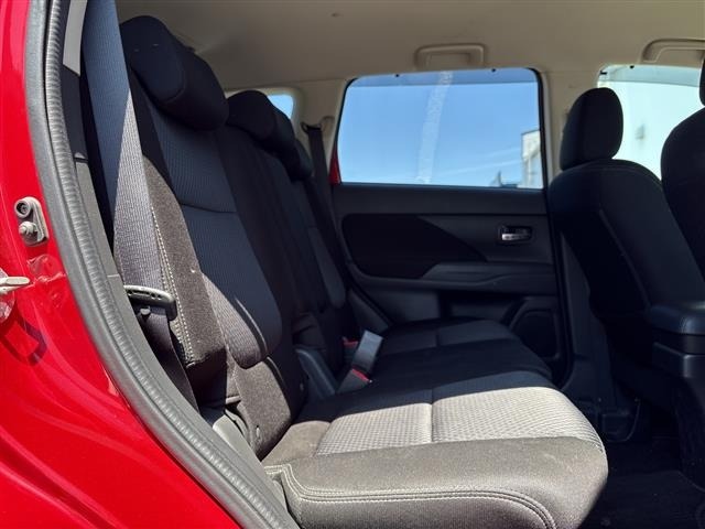 Mitsubishi OUTLANDER 2015 7396967-8
