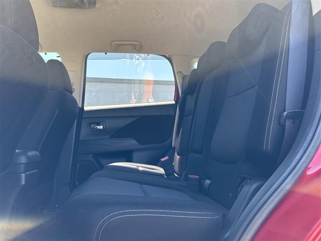Mitsubishi OUTLANDER 2015 7396967-9