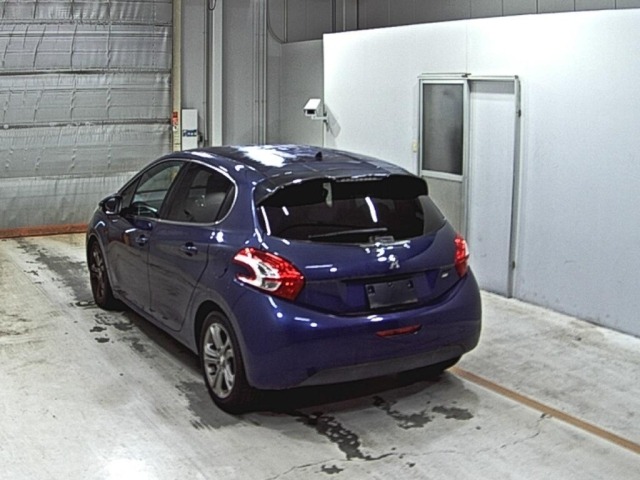 Peugeot 208 2014 7427592-1