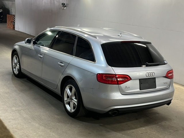Audi A4 2015 7422121-1