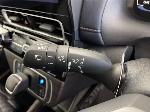 Toyota AQUA 2025 7424931-21