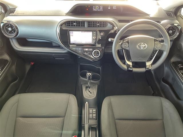 Toyota AQUA 2018 7424932-14