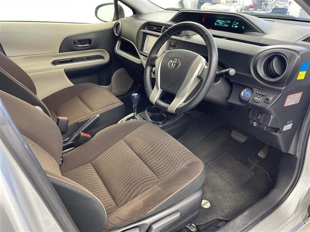 Toyota AQUA 2013 7424936-11