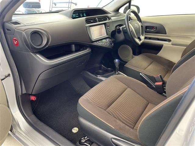 Toyota AQUA 2013 7424936-13