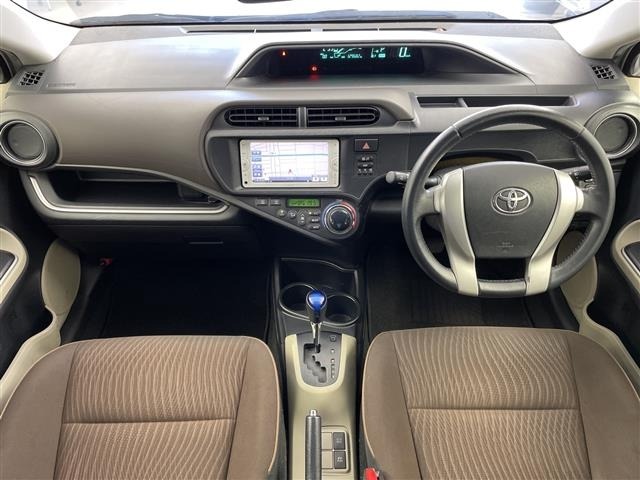 Toyota AQUA 2013 7424936-14
