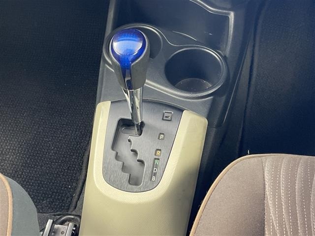 Toyota AQUA 2013 7424936-7