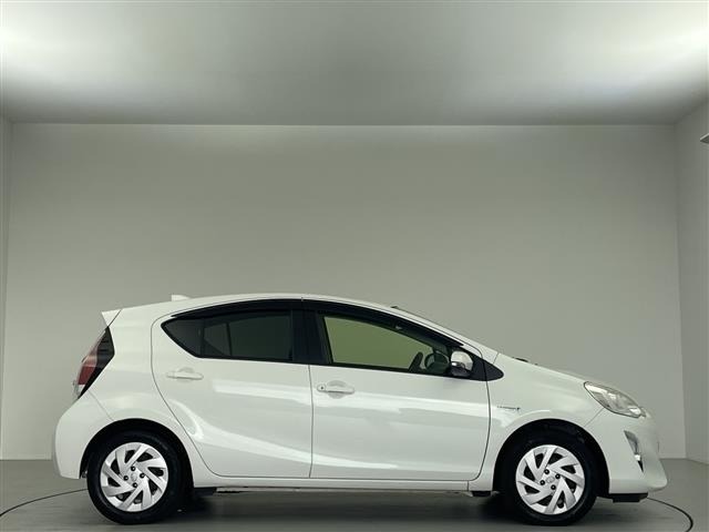 Toyota AQUA 2016 7424939-13