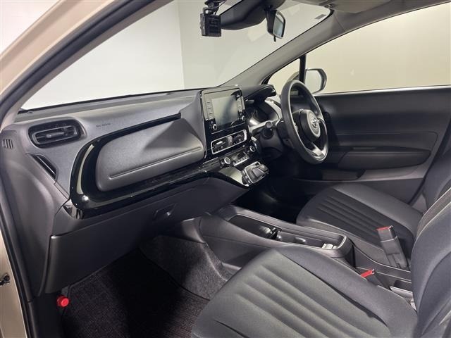 Toyota AQUA 2022 7424941-5